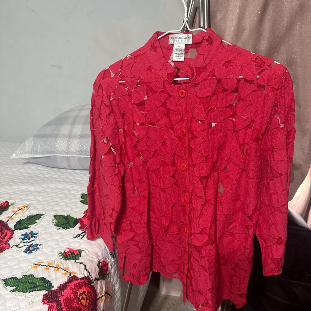 Daisy & Daisy Red Floral Lace Button-Front Blouse
